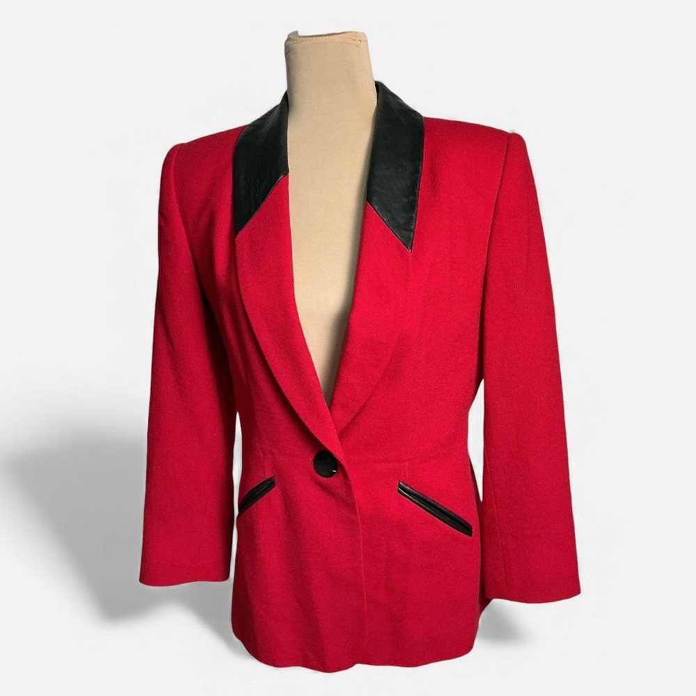 Vintage Red blazer statement jacket size 6 Faux leather lapel
